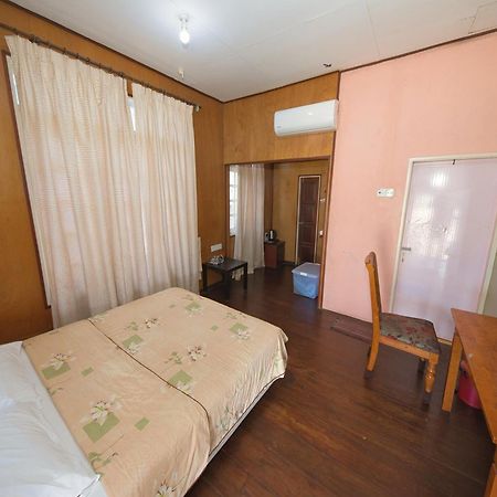 Oyo 90968 Teratak Samuderakita, Chalet & Guesthouse Kampong Gong Badak Extérieur photo